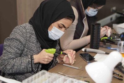 المدني : 200 كادراً صحياً من العالم يشاركون في ملتقى دبي لطب الأسنان