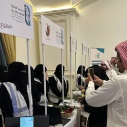 اللجنة النسائية بمركز حي العوالي وفريق عين مكة الإعلامي يقدمان أمسية الصيام الآمن لمرضى السكري