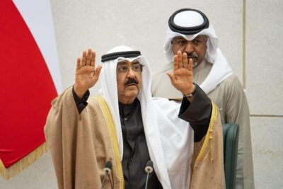سمو امير الكويت يؤدي اليمين الدستورية   وفي كلمته يوجه انتقادات لمجلس الأمة والحكومة