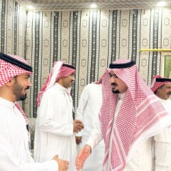 أمير تبوك يواسي أبناء الشيخ علي بن أحمد بن رفاده في وفاة والدهم 