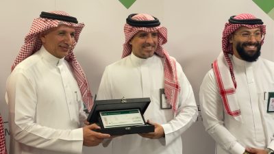 آل مرزوق يسلم رخصة تدريب لأكاديمية الشركة السعودية للخدمات الأرضية