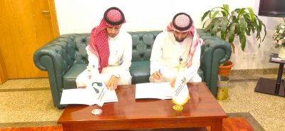 فرع وزارة الموارد البشرية بالجوف يوقع عقد شراكة مع مختبرات العرب الطبية