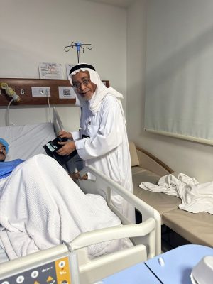 جمعية المتقاعدين بجازان تعايد المرضى المنومين في مستشفى جازان العام