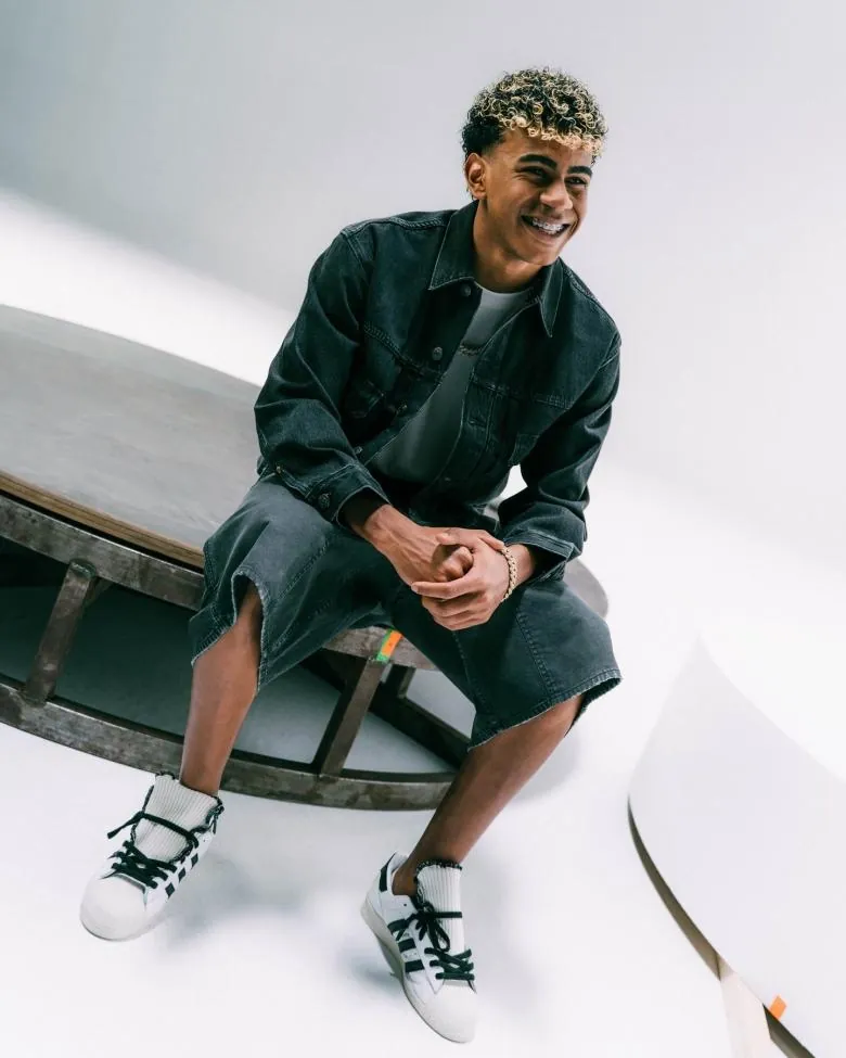 بعد التتويج بالمونديال..لامين يامال نجم حملة American Eagle - الصورة من انستغرام American Eagle