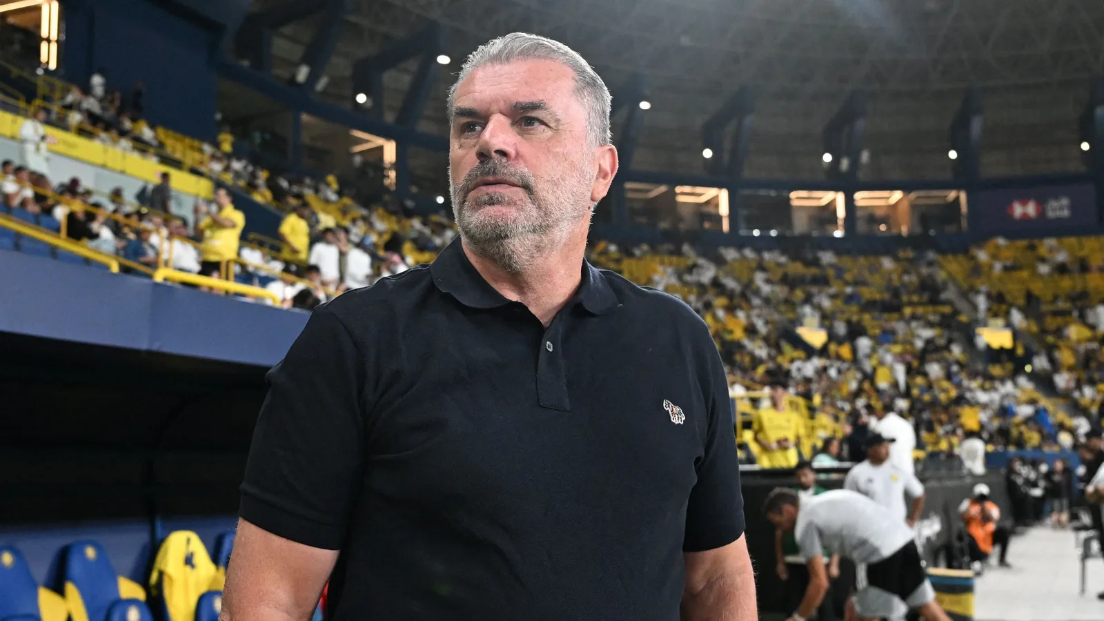 "العريس" رونالدو يشاهد مباراة النصر من المدرجات